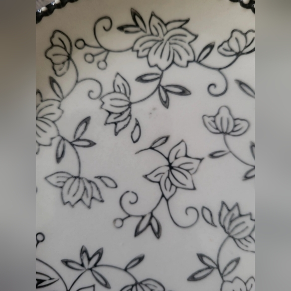 4 Temptations Floral 6" Bread Plate Black Lace Eggplant Ceramic PPP-SQ-832942 - Picture 3 of 4